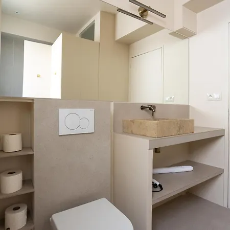 The Charming Saint Honore Appartement