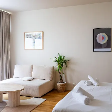 The Charming Saint Honore *