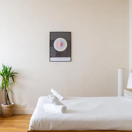 The Charming Saint Honore باريس