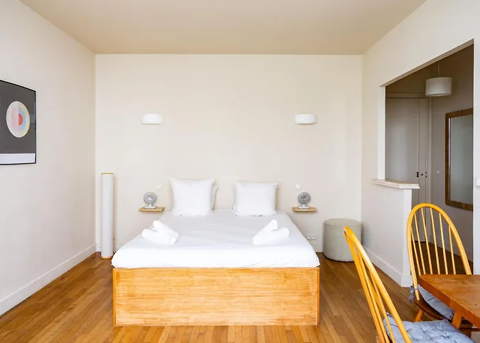 The Charming Saint Honore * Paris